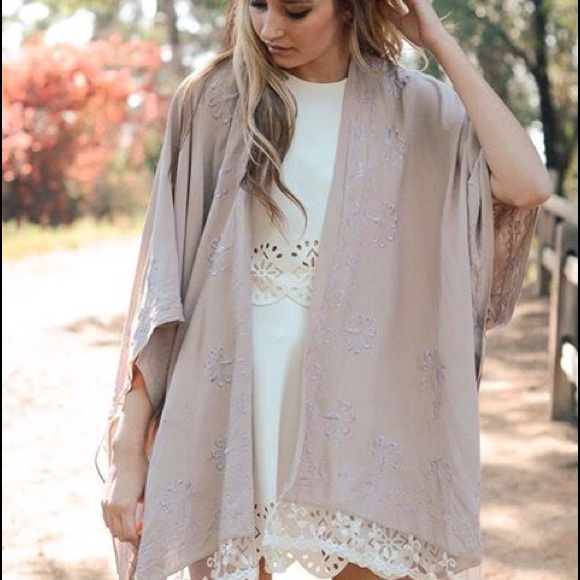 Mocha lace Kimono
