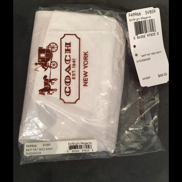 Coach AUTHENTIC Wristlet Bright Magenta - Picture 3 of 3