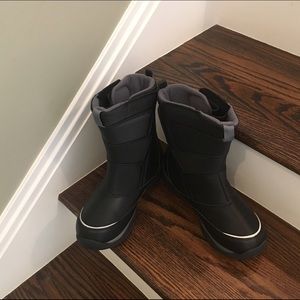 Boys Lands End Flurry Black Boots- Size 7M