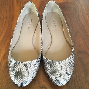 Ann Taylor flats! Like new!