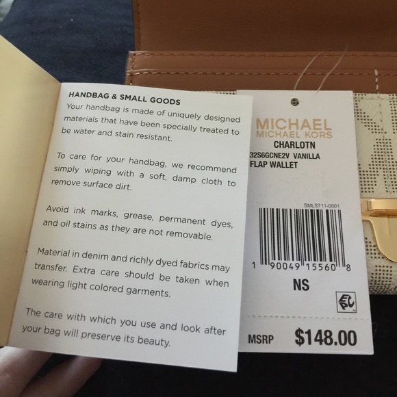 Michael Kors Wallet - Picture 4 of 4