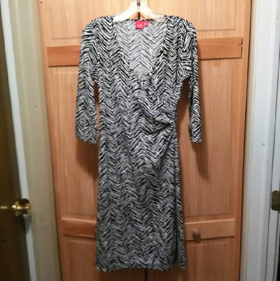 Anne Klein 100% polyester dress size medium.