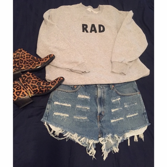 Stylish RAD Graphic Sweater 😎 - Picture 3 of 3