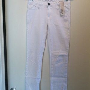 NWT. White Banana Republic Lowrise Skinny Jeans