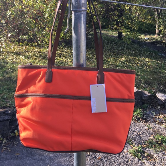 NWT Michael Kors medium Kempton clementine tote. - Picture 2 of 4