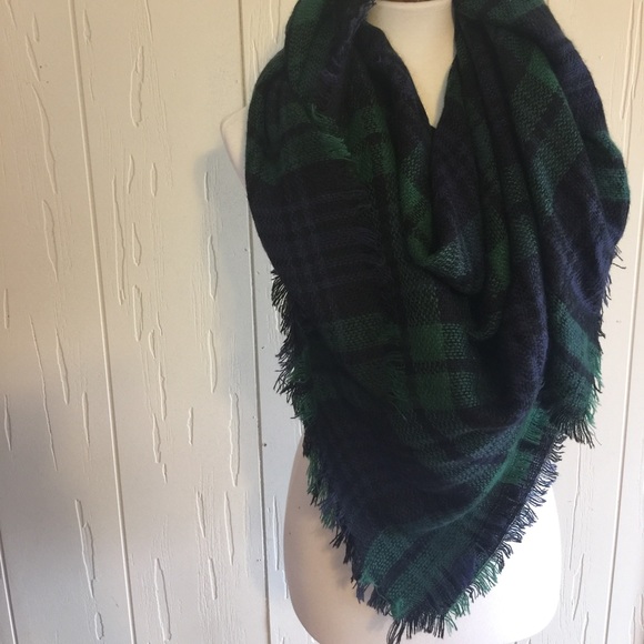 Accessories - Warm Me Up, Scotty Blanket Scarf