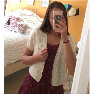 Ivory knit short sleeve cropped sweater