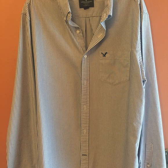 American eagle men's button down