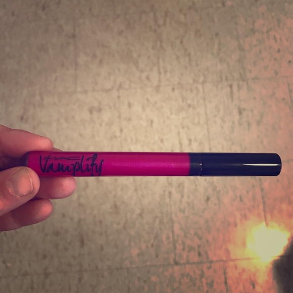 MAC Vamplfiy Lipcolor