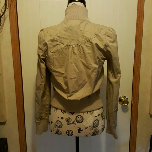 Cute Jacket - Picture 3 of 3