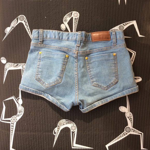 Stretchy jean shorts