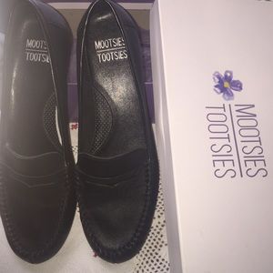 Brand New - Mootsie Tootsies - black flats