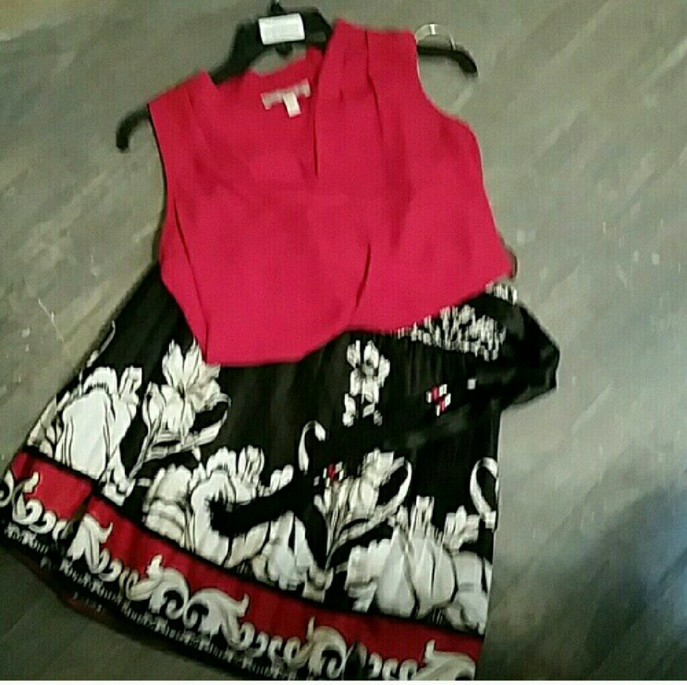 WHBM Flowered Pleated Skirt
