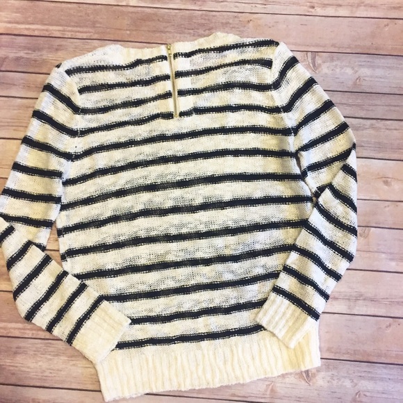 ❗️Last 1! SMALL Cream & Black Stripe Sweater - Picture 2 of 6