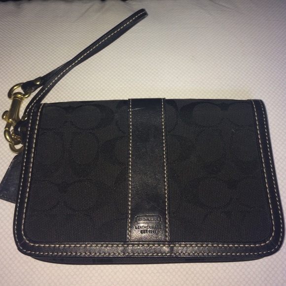 Coach wristlet - Picture 1 of 2