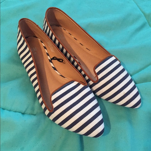 Flats - Picture 2 of 3