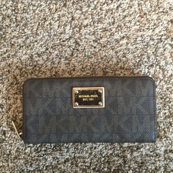 Michael Kors wallet