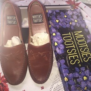 Mootsies Tootsies tan flats size 9 M