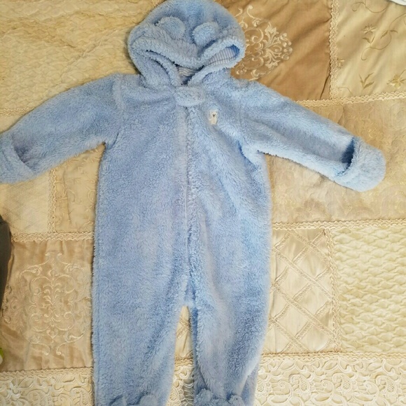 Carter's baby bunting, like new! 9 months