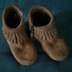 Minnetonka fringe zip boots