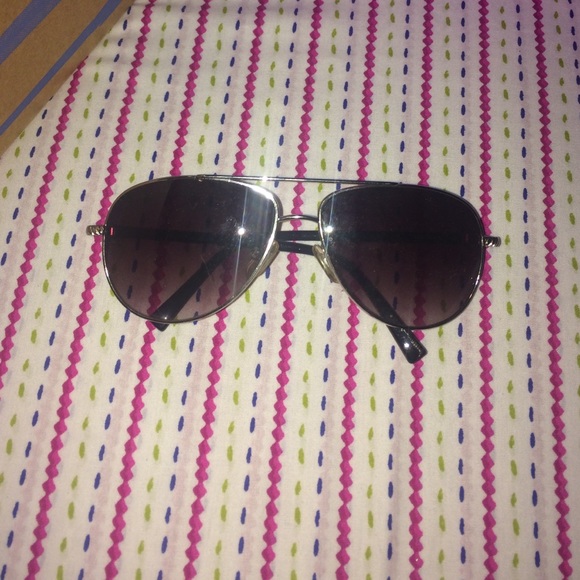 black / silver sunnies