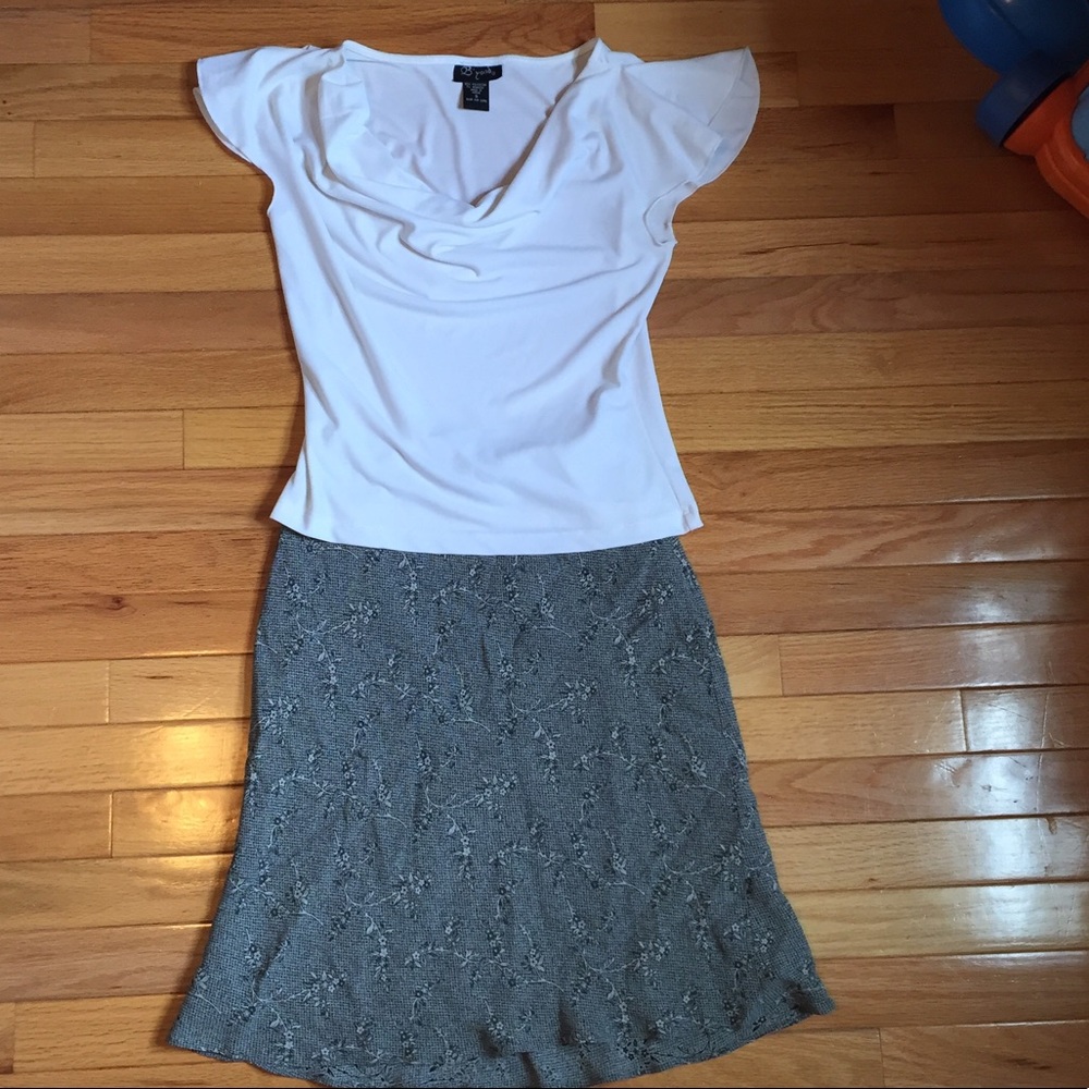Beautiful floral skirt. Knee length