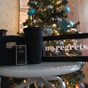 MATTE BLACK STARBUCKS CUP/tumblr