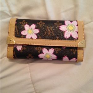 Chic wallet with flowers