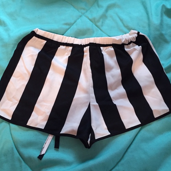 Shorts - Picture 2 of 2