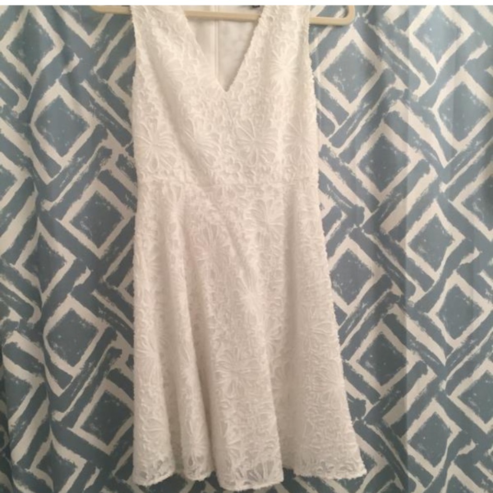 👗 Theory White Dress (size 6)