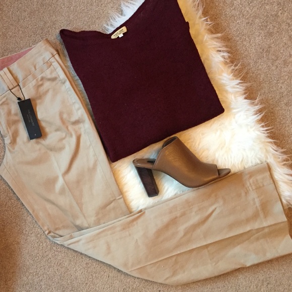 Khaki wide leg, Logan fit nwt banana republic