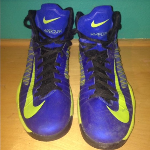 Nike Hyperdunks - Picture 3 of 4