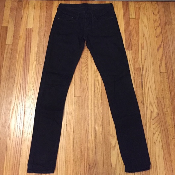 Black Levi skinnys