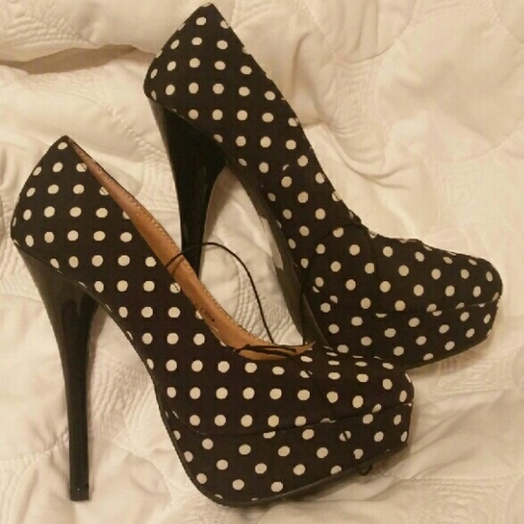 New with tags!!! Polka Dot high heels.