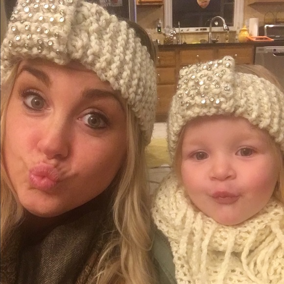 ❄️HANDMADE Headbands❄️ - Picture 4 of 4