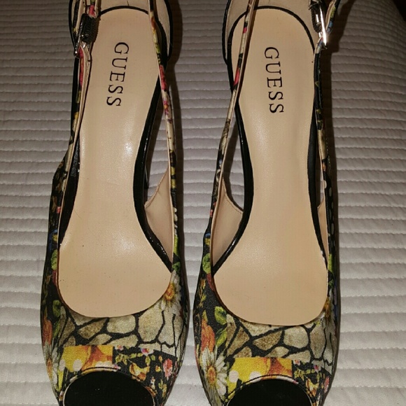 Womans shoes - Picture 1 of 4