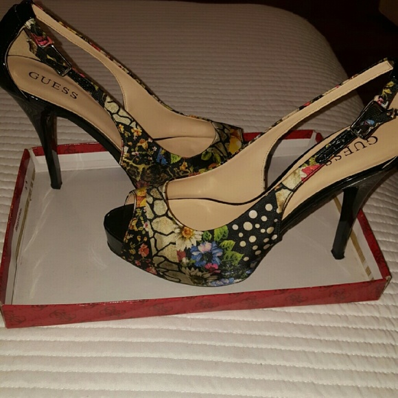 Womans shoes - Picture 2 of 4