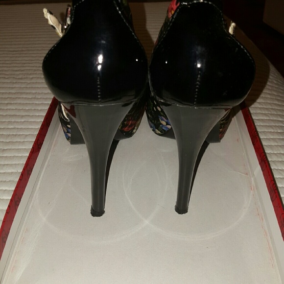 Womans shoes - Picture 3 of 4