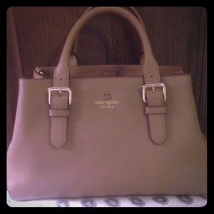 Used but in good condition KATE SPADE purse