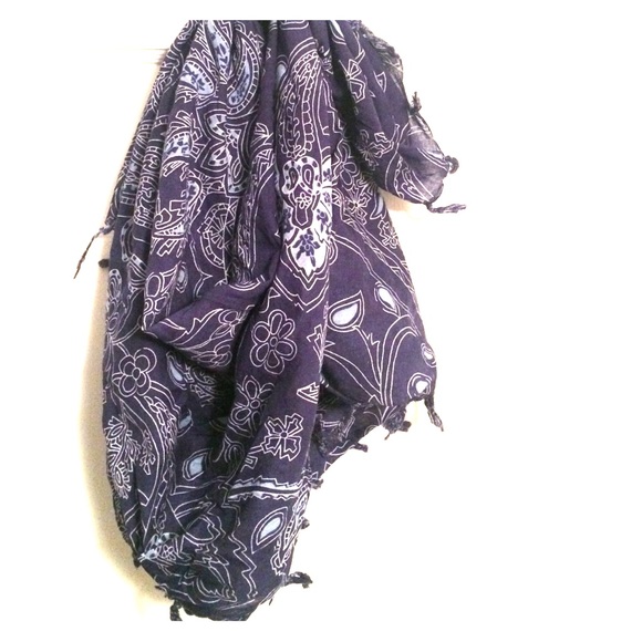 AE Square Scarf