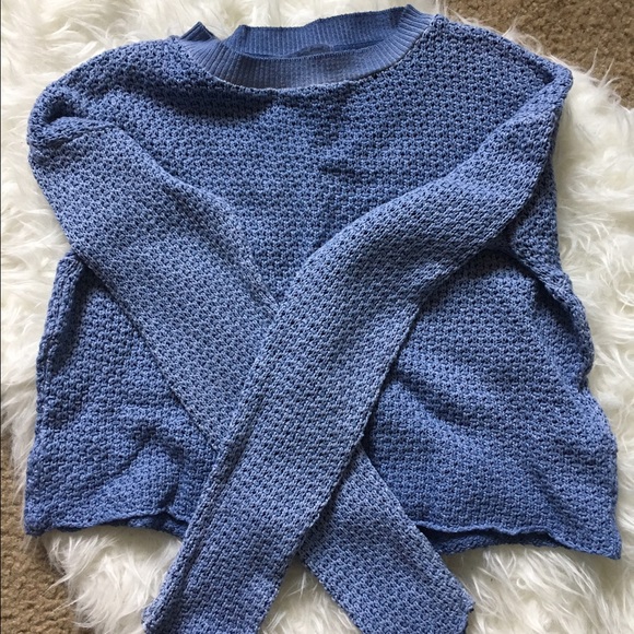 Split back cropped sweater