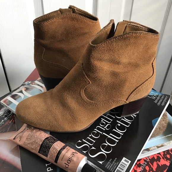 Antonio Melani ankle boots