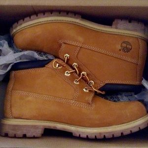 😍Woman's Timberland Boots Like New NELLIE CHUKKA