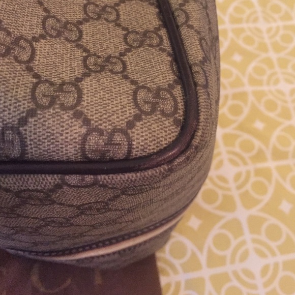 Gucci Boston bag! Great condition....Dust bag - Picture 3 of 7