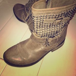 Studded boots ‼️price drop‼️