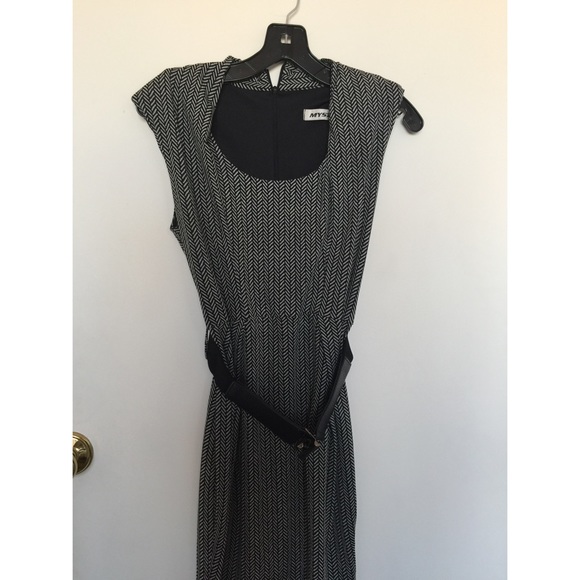 MYSTIC Detachable Belted Chevron Patterned Dress - Picture 1 of 3