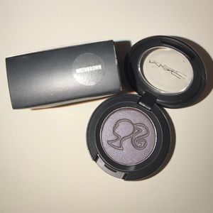 ✨RARE MAC Barbie Mothbrown Eyeshadow NIB