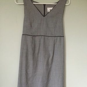 Large Sleeveless houndstooth maternity dress
