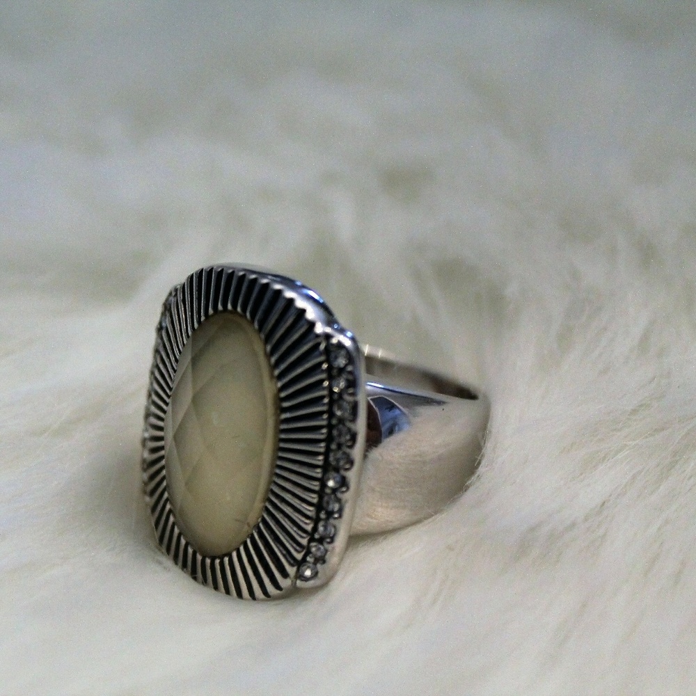 Lia Sophia unique statement ring size 8