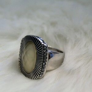 Lia Sophia unique statement ring size 8